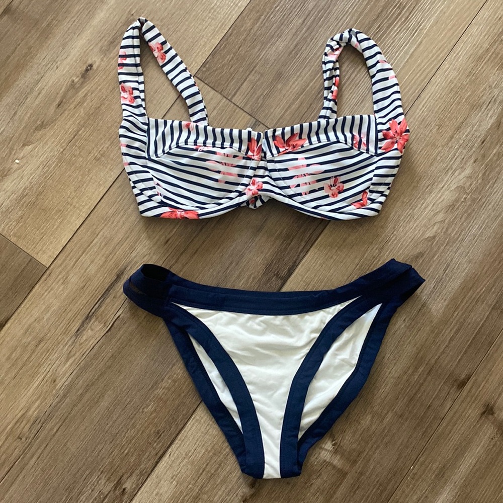 L*space camellia navy white striped floral bikini top and bottoms medium